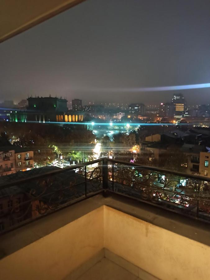 Красивая, Просторная Квартира В Самом Центре Еревана, Рядом С Оперным Театром. Ereván Exterior foto
